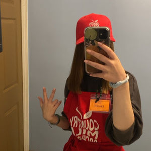 Meet your Posher, Lauren